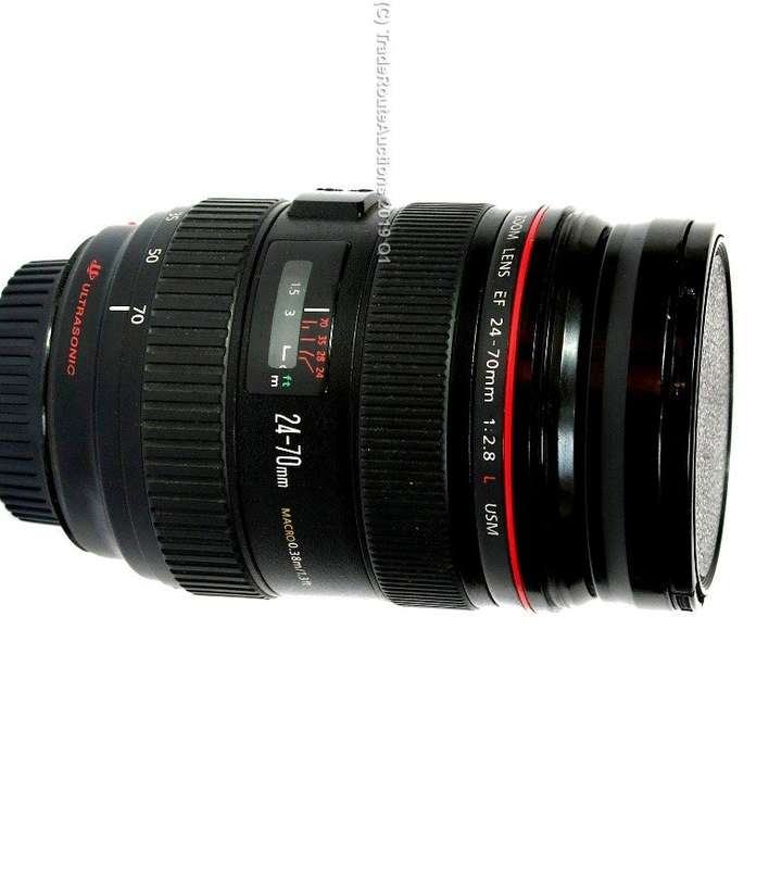 Canon EF 24-70mm f/2.8 L USM Zoom Lens for Canon FULL FRAME DSLR Cameras