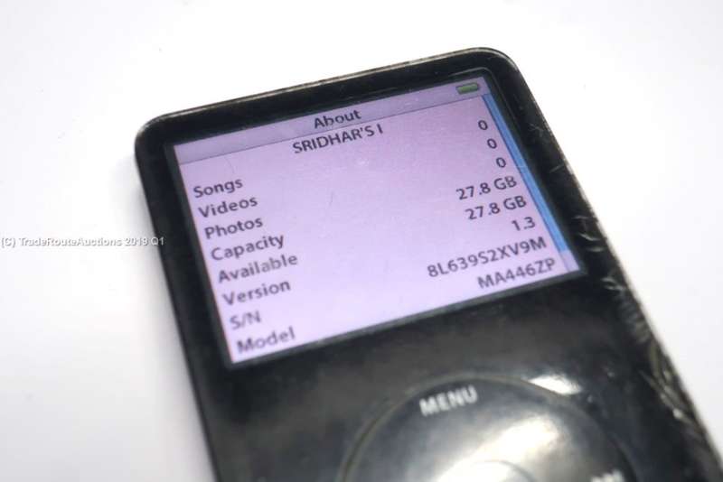 Apple iPod classic 5th Generation Black MA446ZP - A1136 - 30GB
