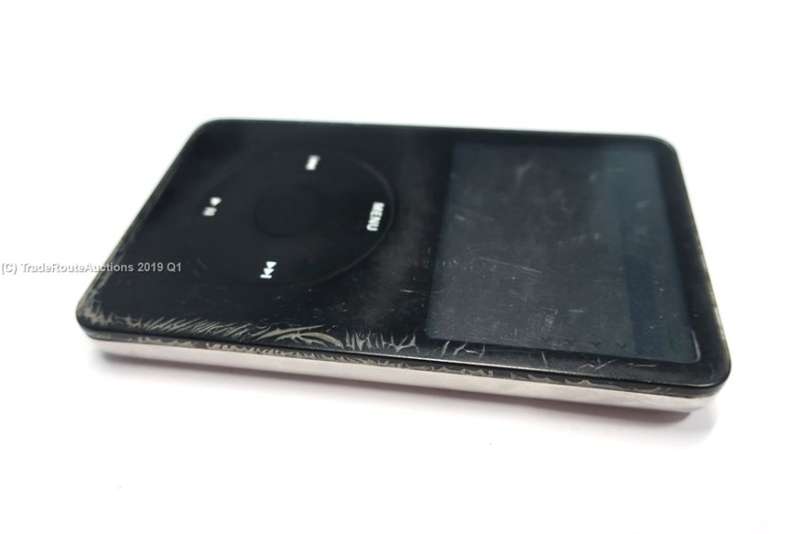 Apple iPod classic 5th Generation Black MA446ZP - A1136 - 30GB