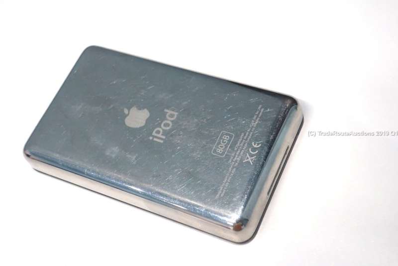 Apple IPod Classic - 5th Generation  BLACK 80GB [ MA450FB ] A1136