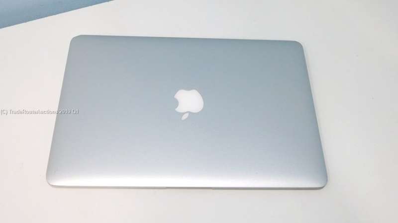 Apple MacBook Air 13.3-inch | Core i5 1.8GHz | 8GB RAM | 128GB SSD MACBOOK AIR 13 INCH 2017 MODEL