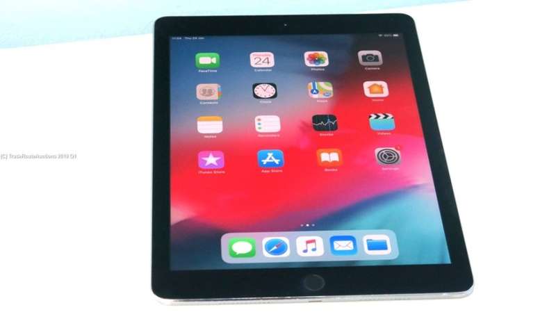 IPAD Pro 9.7-inch | MLQ32HC/A | 128GB | WiFi + 4G CELLULAR | Space Grey | A1674 | RETINA DISPLAY