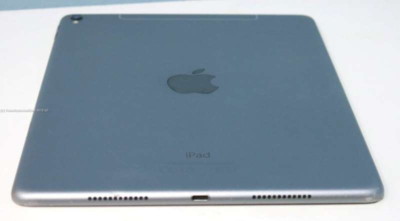 IPAD Pro 9.7-inch | MLQ32HC/A | 128GB | WiFi + 4G CELLULAR | Space Grey | A1674 | RETINA DISPLAY