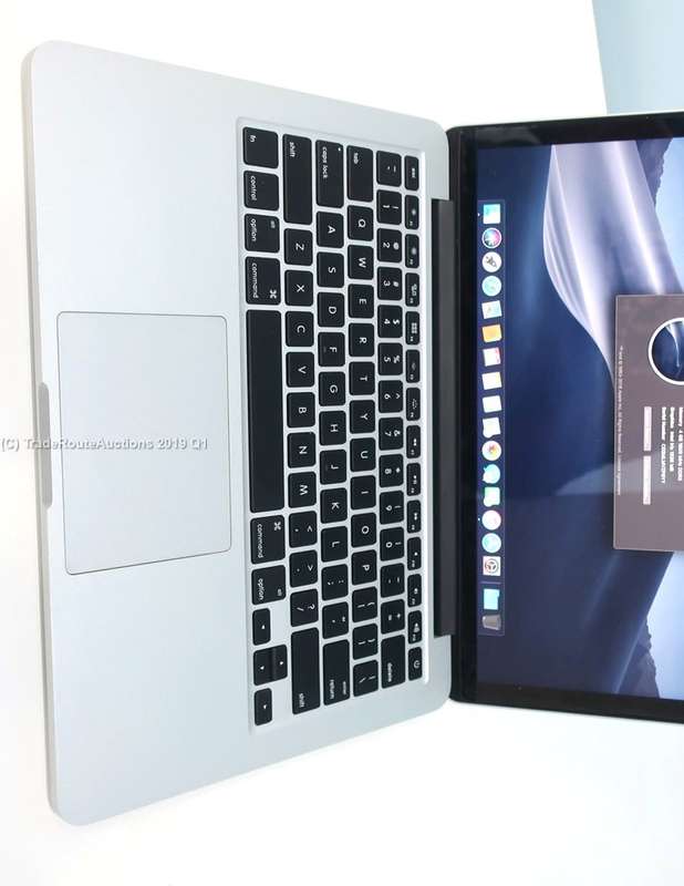 Apple MacBook Pro 13.3-inch  | Core i5 2.4GHz | 4GB DDR3  | 128GB SSD  ** RETINA DISPLAY * LATE 2013