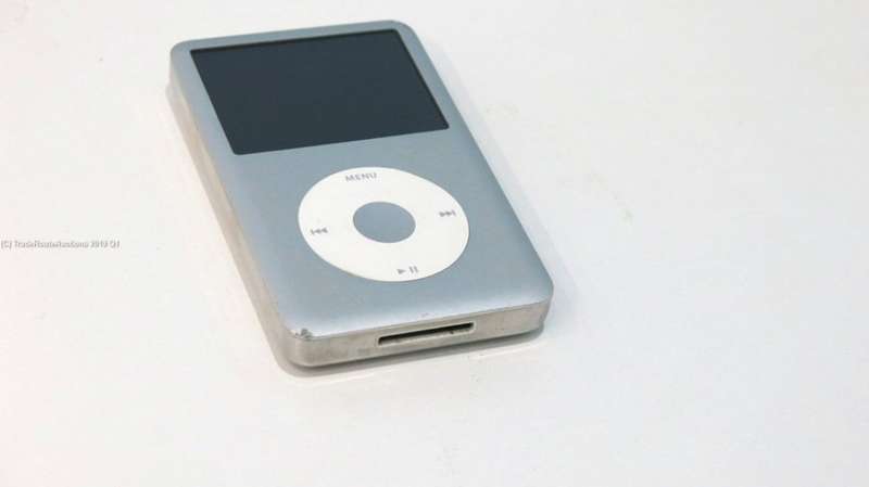 Apple IPod Classic 160GB [ MB145 ] *** 6th Generation **** IPOD 160GB SILVER 2.5" LCD Screen