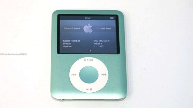 Apple iPod Nano | Green | 8GB | 3rd Generation | MB253 | A1236  **** IPOD NANO ****