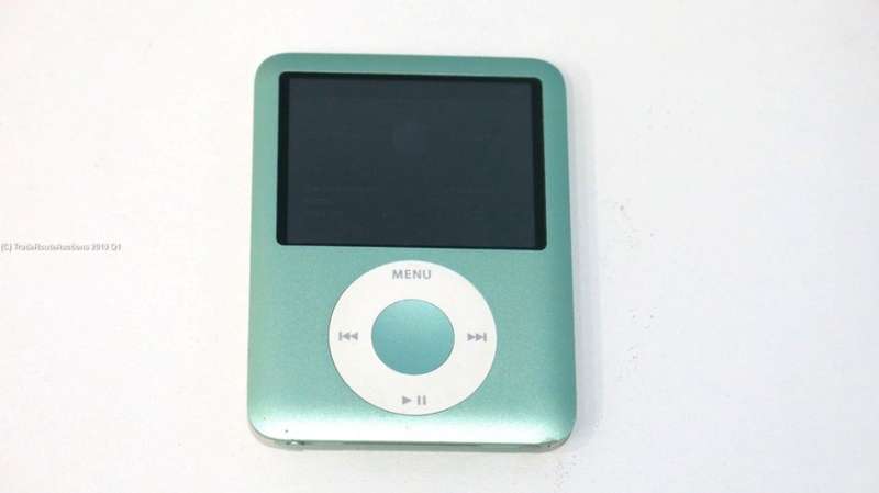 Apple iPod Nano | Green | 8GB | 3rd Generation | MB253 | A1236  **** IPOD NANO ****