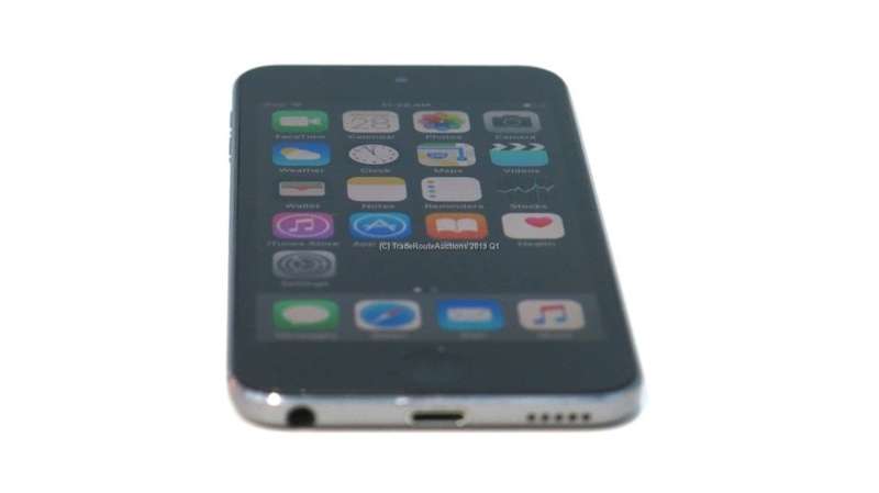Apple iPod Touch | SPACE GREY | 16GB | 5th Generation | A1421 | MGG82ZP/A | RETINA DISPLAY