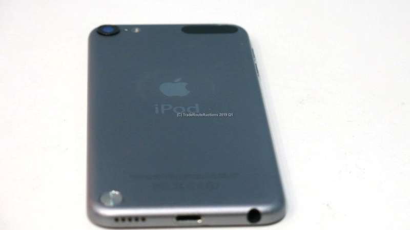 Apple iPod Touch | SPACE GREY | 16GB | 5th Generation | A1421 | MGG82ZP/A | RETINA DISPLAY