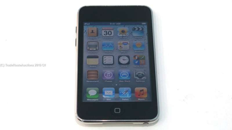 Apple iPod Touch 3rd Generation 32GB  | MC008ZP - A1318