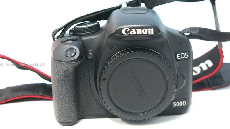 Canon EOS 500D Digital SLR camera 15.1 Megapixels FULL HD Body ONLY
