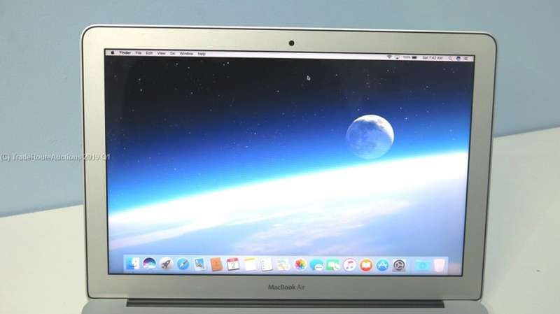 MacBook Air 13.3-inch | Core i5 1.8GHz | 8GB RAM | 256GB SSD MACBOOK AIR 13 INCH 2017 MODEL