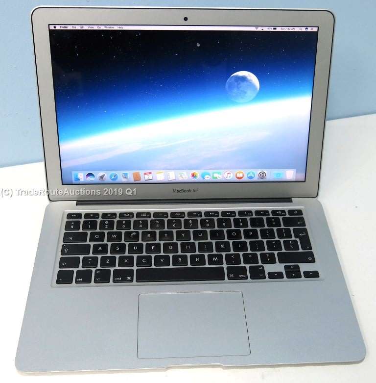 MacBook Air 13.3-inch | Core i5 1.8GHz | 8GB RAM | 256GB SSD MACBOOK AIR 13 INCH 2017 MODEL