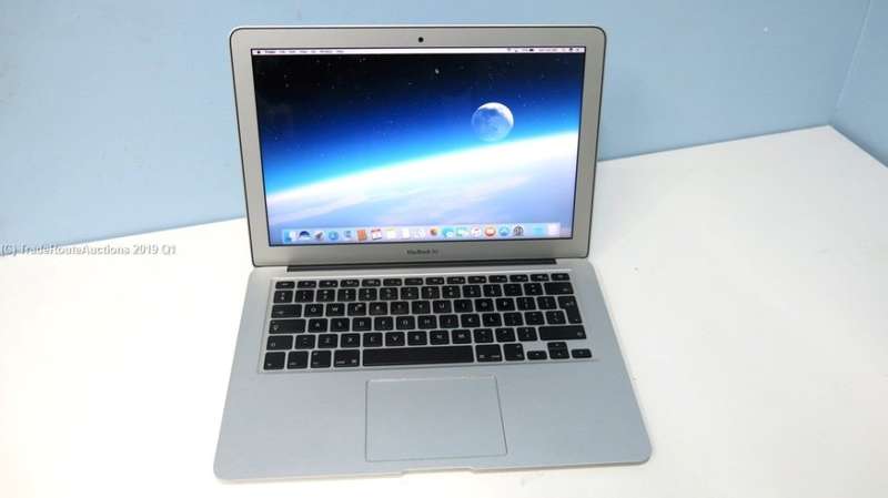 MacBook Air 13.3-inch | Core i5 1.8GHz | 8GB RAM | 256GB SSD MACBOOK AIR 13 INCH 2017 MODEL