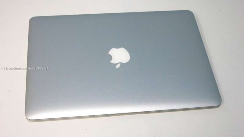 MacBook Air 13.3-inch | Core i5 1.8GHz | 8GB RAM | 256GB SSD MACBOOK AIR 13 INCH 2017 MODEL