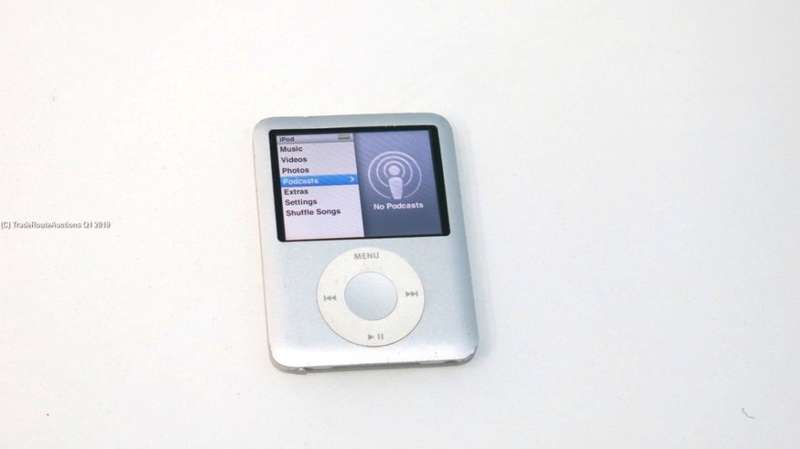 Apple iPod Nano | SILVER | 8GB | 3rd Generation | MB980 | A1236  **** IPOD NANO ****