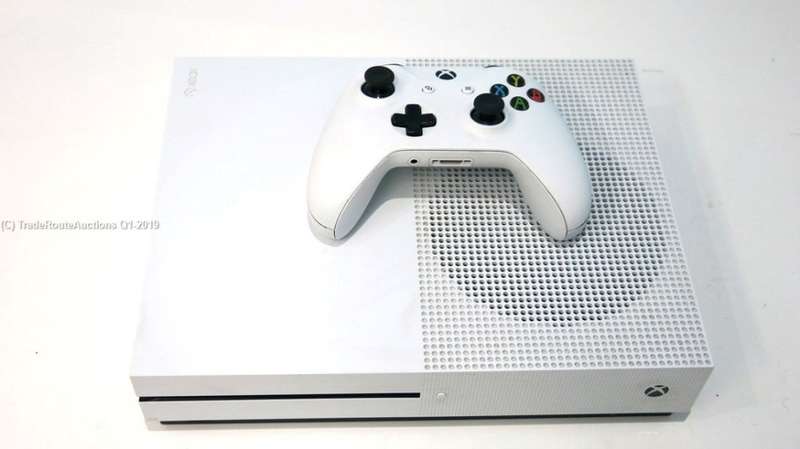 Microsoft Xbox One S 500GB Console (WHITE) Model 1681 + 1 Controller (WHITE)