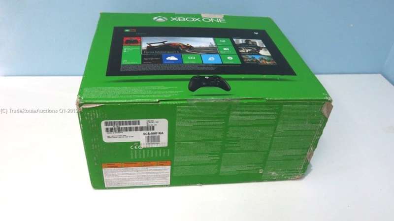 BOXED - Microsoft Xbox One 500GB Model 1540 Gaming Console + 1 Controller