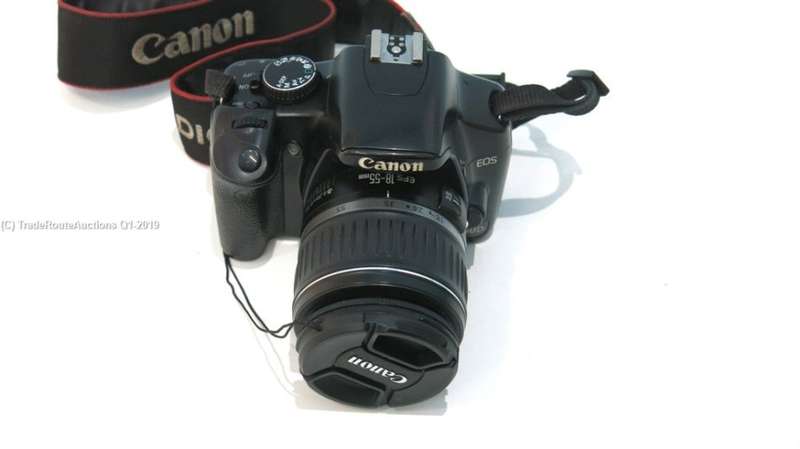Canon EOS 450D DigitalSLR camera 12.2 Megapixels with Canon 18-55mm Lens Kit