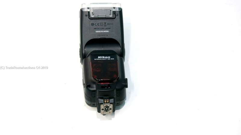 Nikon SB-900 Speedlight Flash for Nikon DSLR Cameras