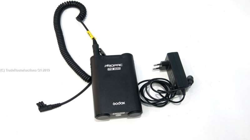 GODOX Propac PB820 Lithium-ion External battery backup for Speedlites plus Cable Model NX