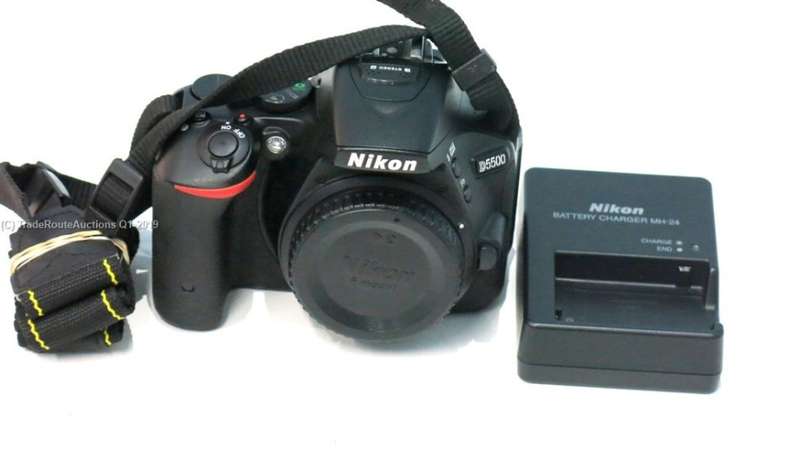 NIKON D5500 DSLR CAMERA BODY