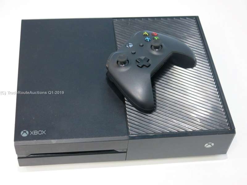 Microsoft Xbox One 500GB Model 1540 Gaming Console + 1 Controller