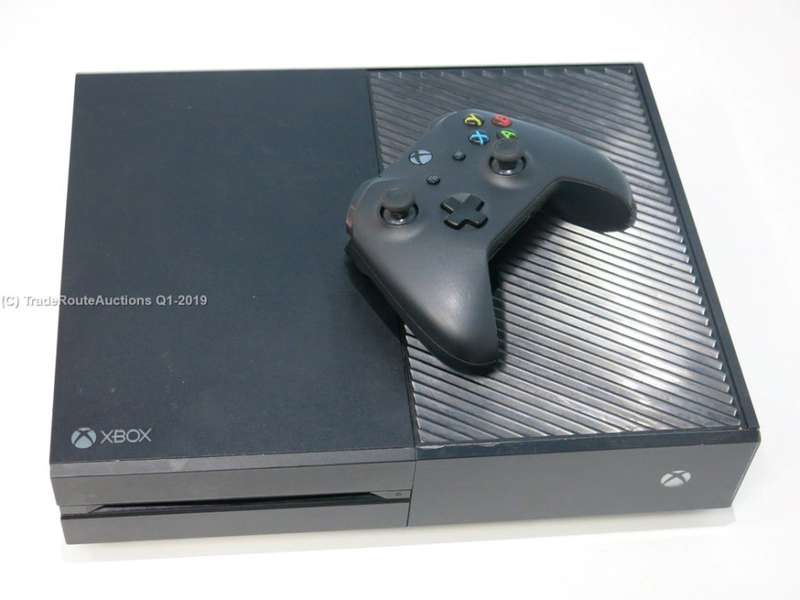 Microsoft Xbox One 500GB Model 1540 Gaming Console + 1 Controller