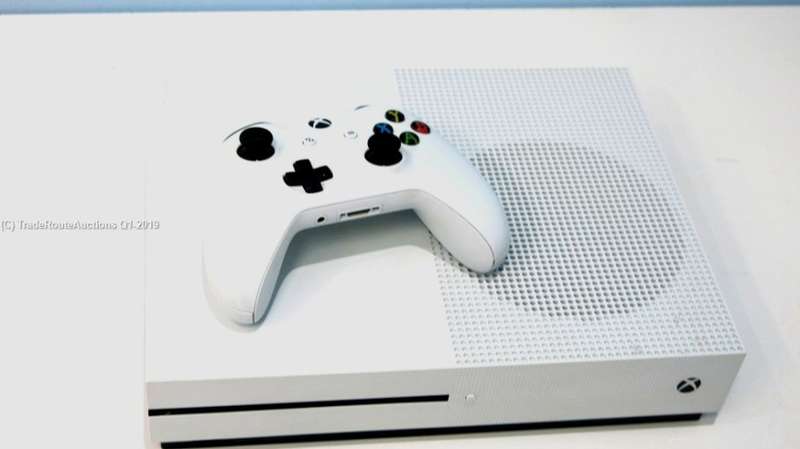 Microsoft Xbox One S 500GB Console (WHITE) Model 1681 + 1 Controller (WHITE)