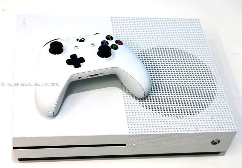 Microsoft Xbox One S 500GB Console (WHITE) Model 1681 + 1 Controller (WHITE)