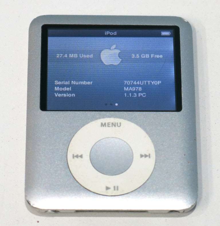 Apple iPod Nano | Silver | 4GB | 3rd Generation | MA978