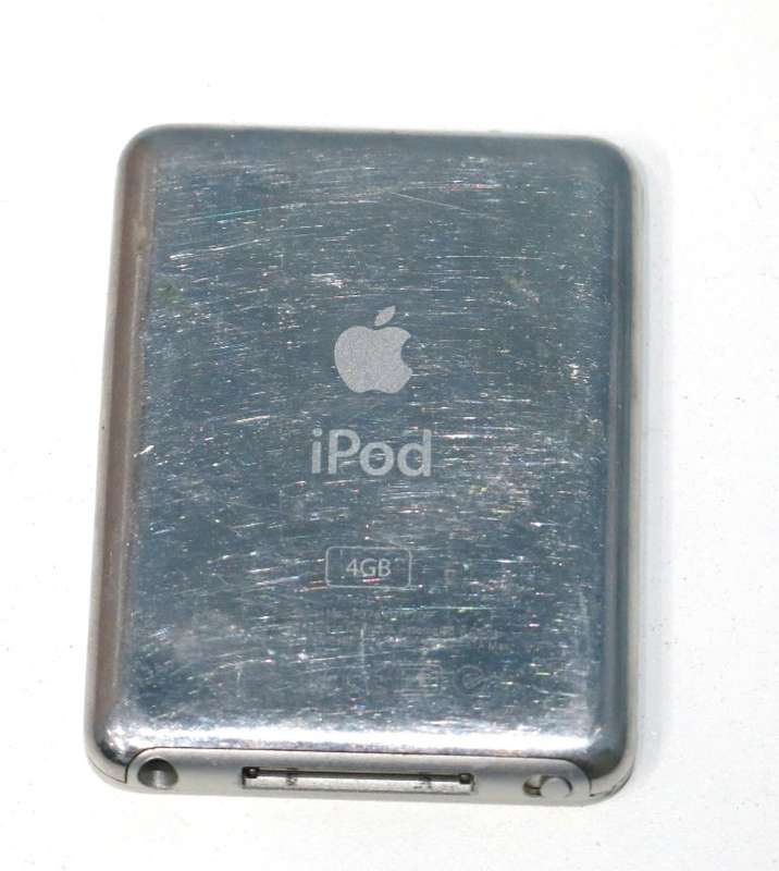 Apple iPod Nano | Silver | 4GB | 3rd Generation | MA978