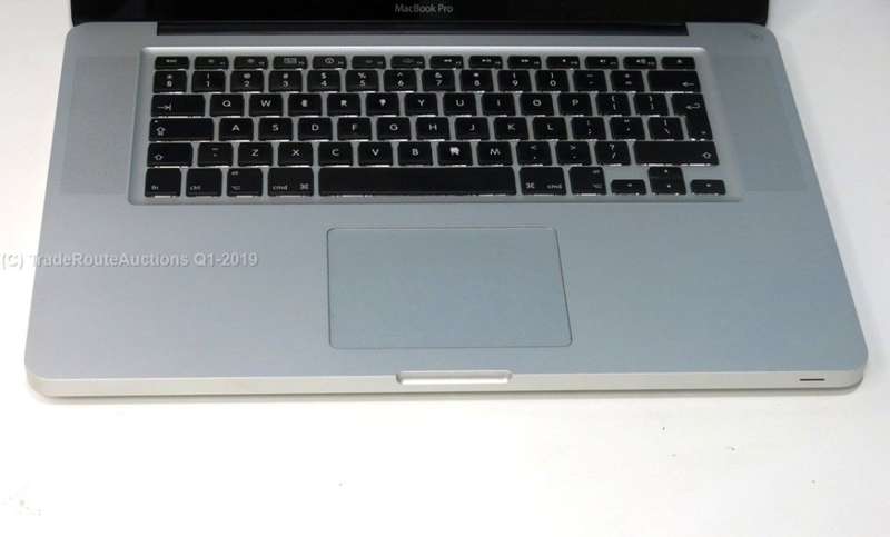 Apple MacBook Pro 15.4-inch | Core i7 2.0GHz | 4GB RAM | 250GB HDD *** GENUINE APPLE ***