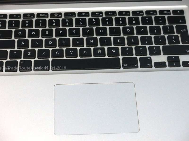 Apple MacBook Pro 15.4-inch | Core i7 2.0GHz | 4GB RAM | 250GB HDD *** GENUINE APPLE ***