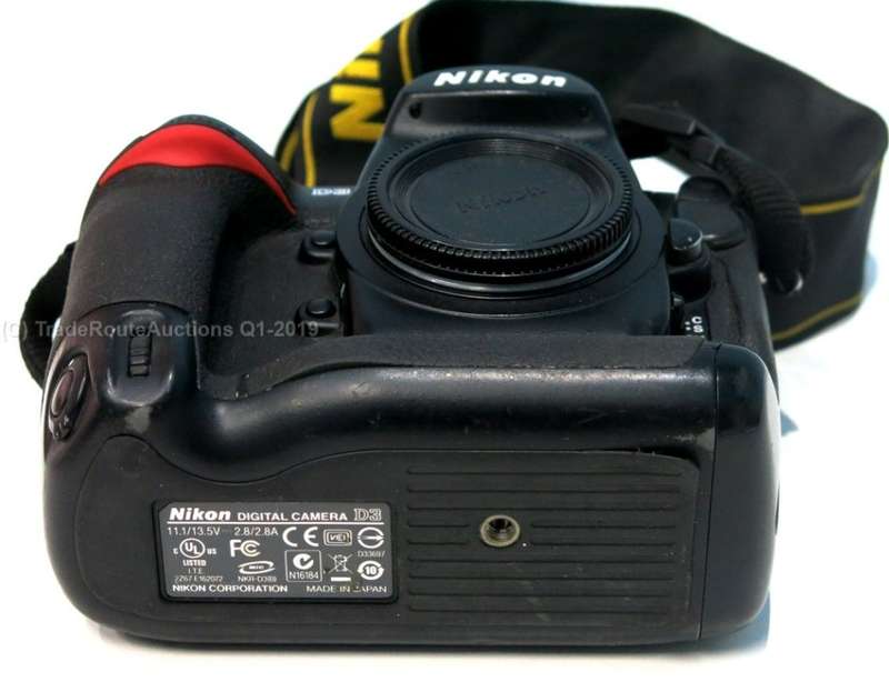 Nikon D3 FX DSLR Professional Camera (Body Only) | Fast, accurate 51-point AF