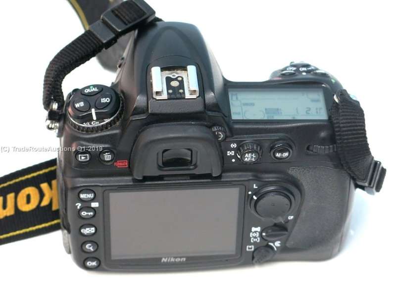 Nikon D300 PROFESSIONAL Digital SLR Camera Body