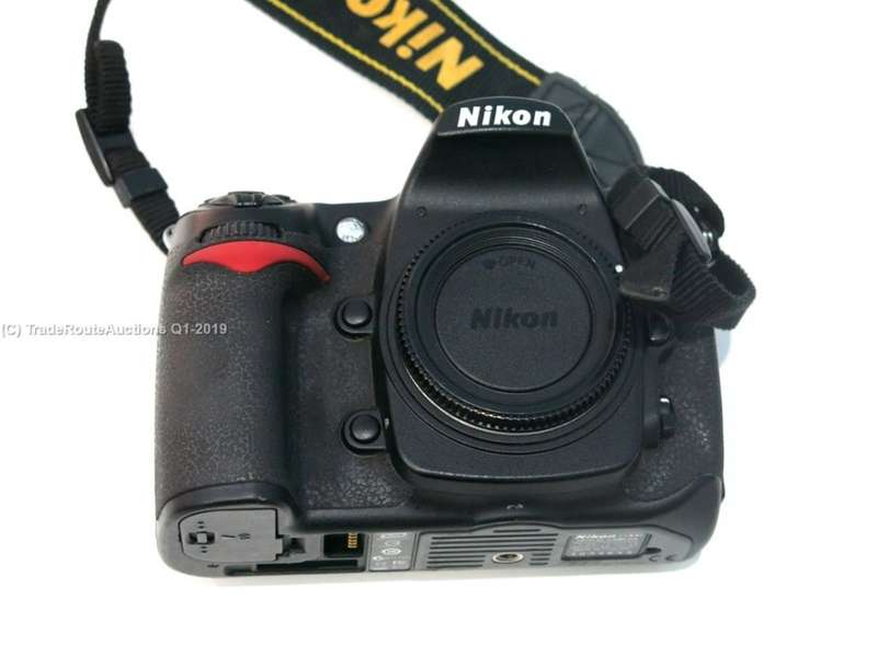 Nikon D300 PROFESSIONAL Digital SLR Camera Body