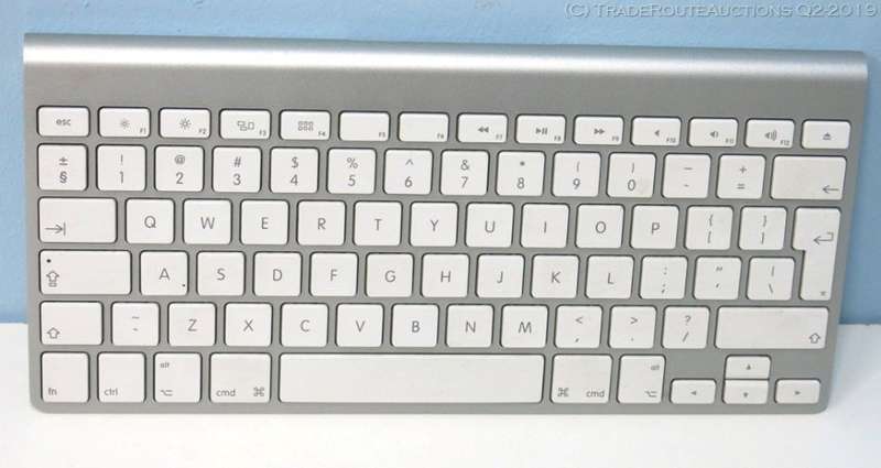 APPLE WIRELESS KEYBOARD - CAN BE USED WITH IMAC & MAC MINI