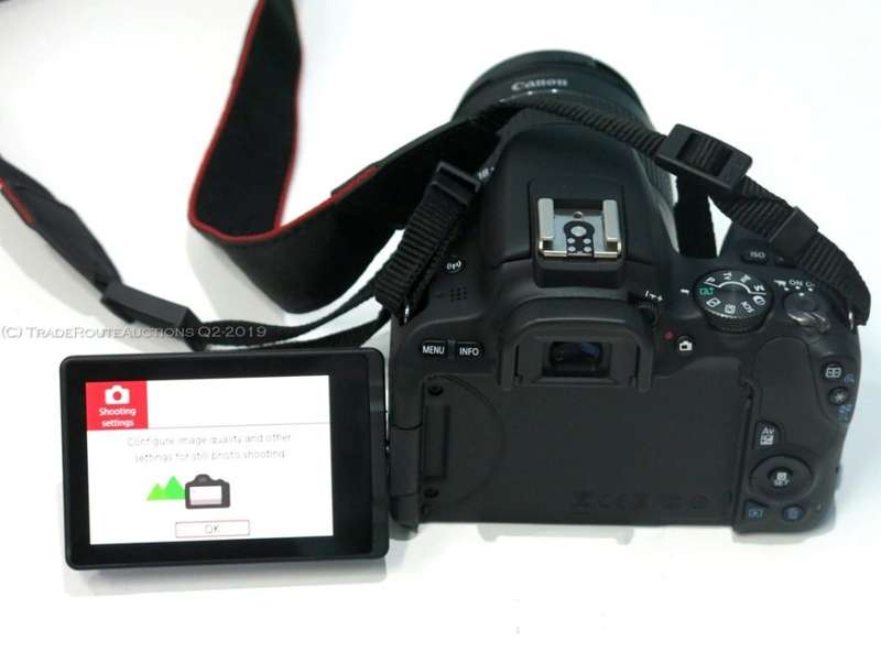 Canon EOS 200D DSLR Camera - 24.2MP - DIGIC 7 - with Canon 18-55 III Lens kit