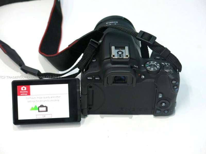 Canon EOS 200D DSLR Camera - 24.2MP - DIGIC 7 - with Canon 18-55 III Lens kit