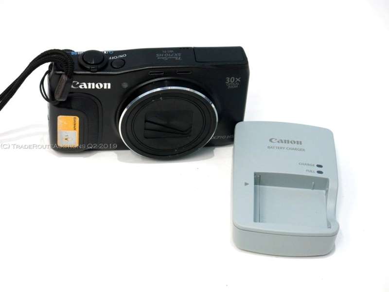 Boxed - Canon SX710 Ultra Zoom Digital Camera Black 20.3MP | WIFI | 30X OPTICAL ZOOM