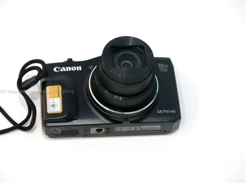 Boxed - Canon SX710 Ultra Zoom Digital Camera Black 20.3MP | WIFI | 30X OPTICAL ZOOM