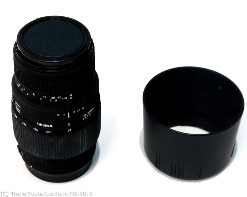 SIGMA DG 70-300mm Telephoto Zoom Lens for Canon DSLR Cameras