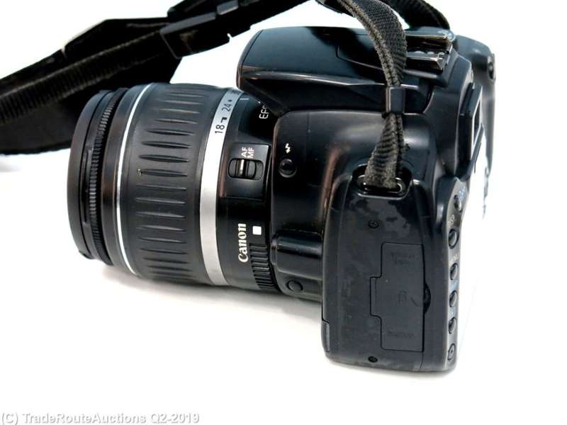 Canon EOS 400D DigitalSLR camera 10.1 Megapixels + Canon EFS 18-55mm Lens