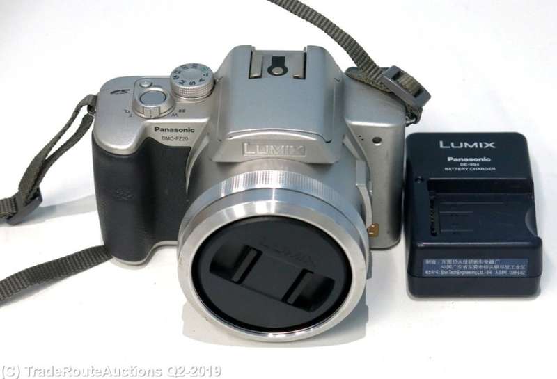 Panasonic LUMIX DMC-FZ20 5 Megapixel Digital Camera