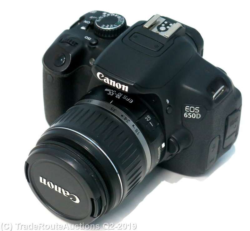 CANON 650D Digital SLR CAMERA with Canon 18-55mm Lens (18 Megapixels) DSLR Camera Kit