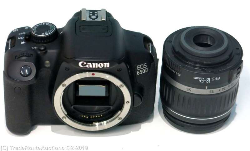 CANON 650D Digital SLR CAMERA with Canon 18-55mm Lens (18 Megapixels) DSLR Camera Kit