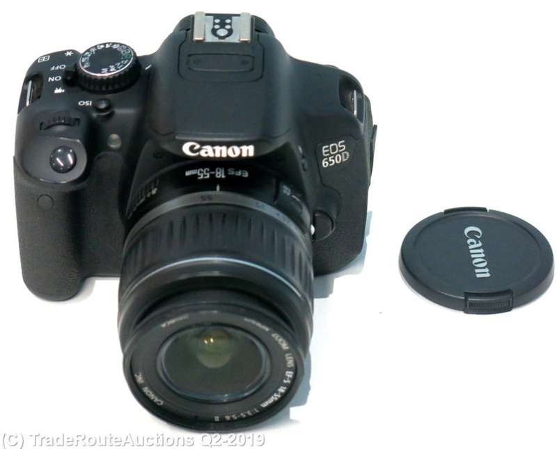 CANON 650D Digital SLR CAMERA with Canon 18-55mm Lens (18 Megapixels) DSLR Camera Kit
