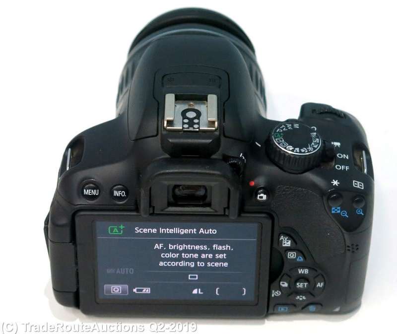 CANON 650D Digital SLR CAMERA with Canon 18-55mm Lens (18 Megapixels) DSLR Camera Kit