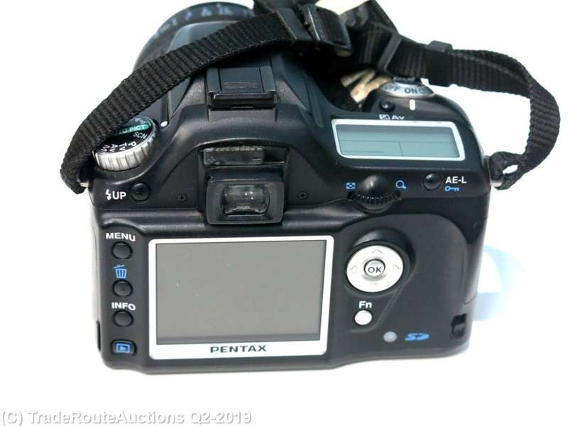 Pentax *ist D L2 DSLR Camera with 18-55 Lens Kit